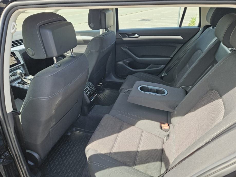 VW Passat Variant 2,0 TDI COMFORTLINE,DSG,NAVI,PDC,RADAR,PDC,MFV..., 2018 god. - 27