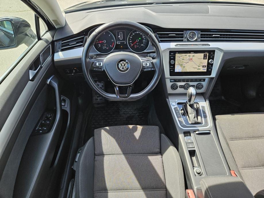 VW Passat Variant 2,0 TDI COMFORTLINE,DSG,NAVI,PDC,RADAR,PDC,MFV..., 2018 god. - 29
