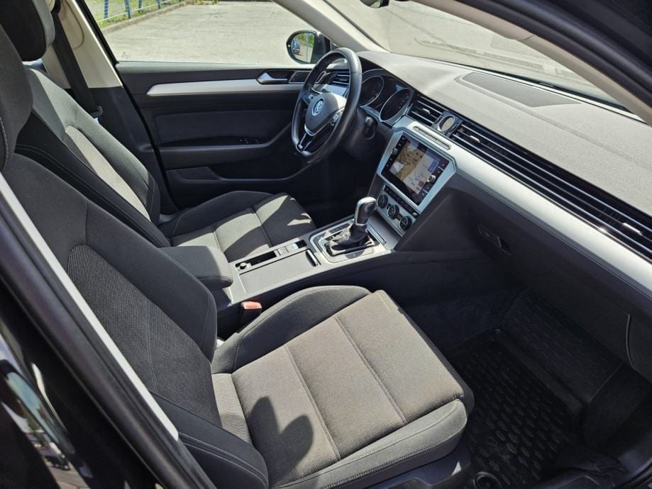 VW Passat Variant 2,0 TDI COMFORTLINE,DSG,NAVI,PDC,RADAR,PDC,MFV..., 2018 god. - 30