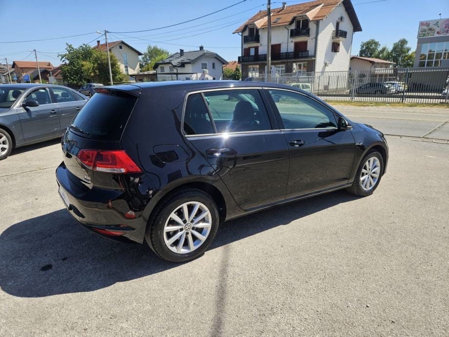 VW Golf 7 1,6 TDI LOUNGE,AUTOMATSKA KLIMA,PDC,GR.SJEDALA,MFV..., 2016 god.