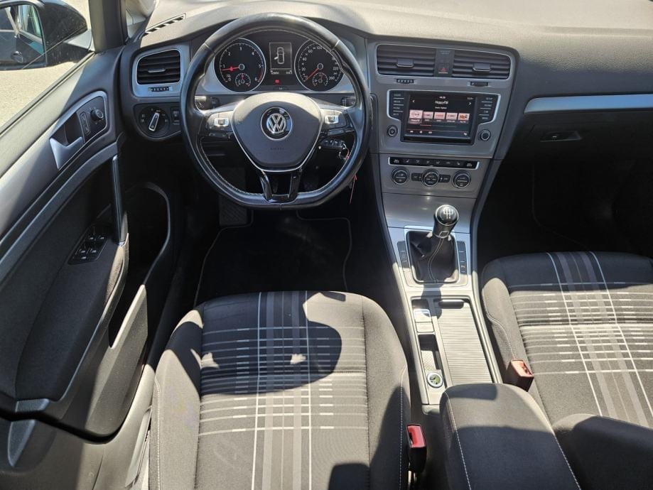 VW Golf 7 1,6 TDI LOUNGE,AUTOMATSKA KLIMA,PDC,GR.SJEDALA,MFV..., 2016 god. - 20