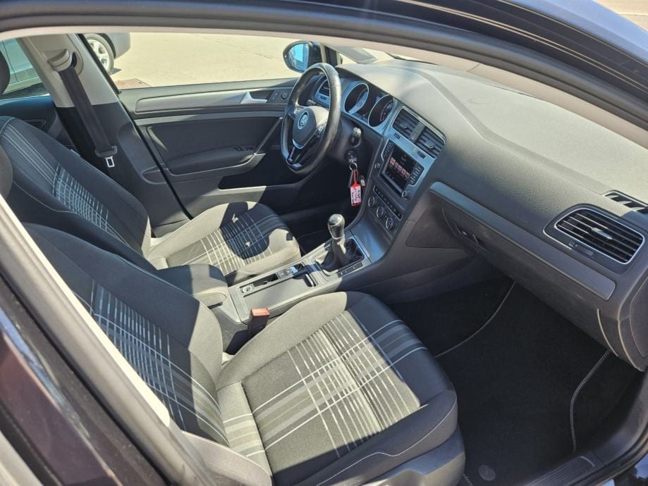 VW Golf 7 1,6 TDI LOUNGE,AUTOMATSKA KLIMA,PDC,GR.SJEDALA,MFV..., 2016 god. - 21