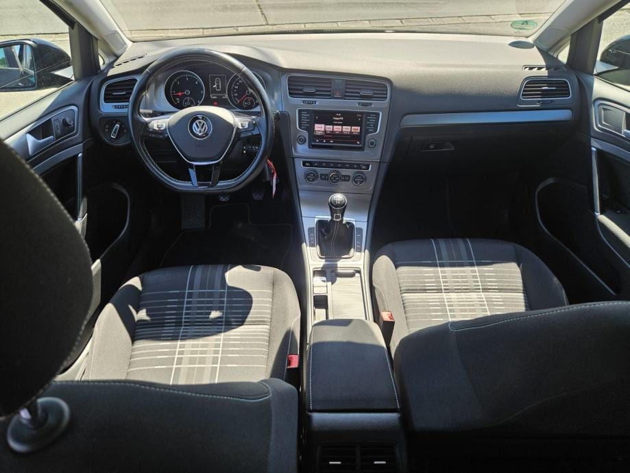 VW Golf 7 1,6 TDI LOUNGE,AUTOMATSKA KLIMA,PDC,GR.SJEDALA,MFV..., 2016 god. - 22