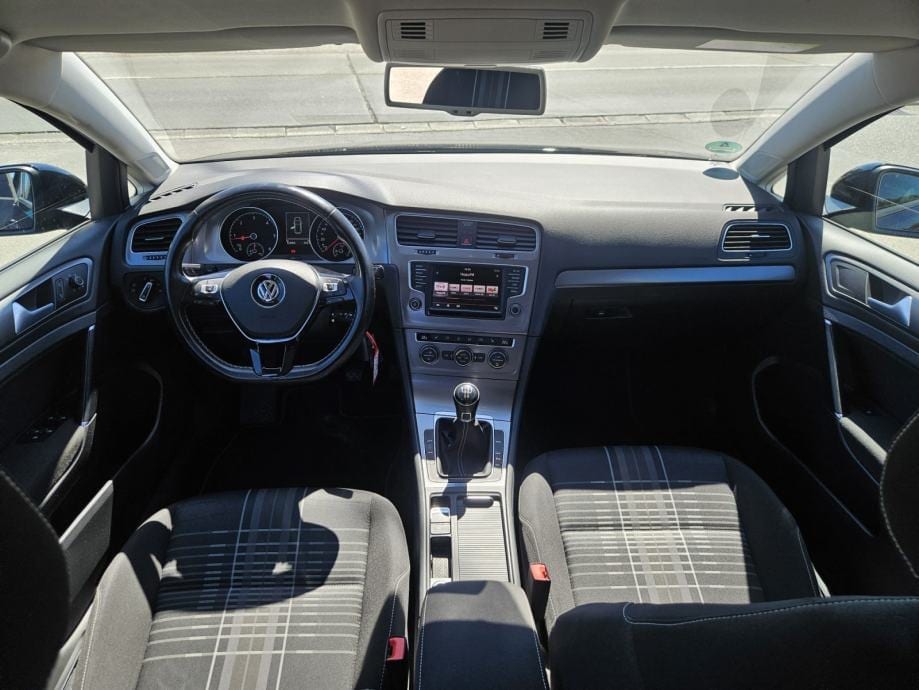 VW Golf 7 1,6 TDI LOUNGE,AUTOMATSKA KLIMA,PDC,GR.SJEDALA,MFV..., 2016 god. - 23
