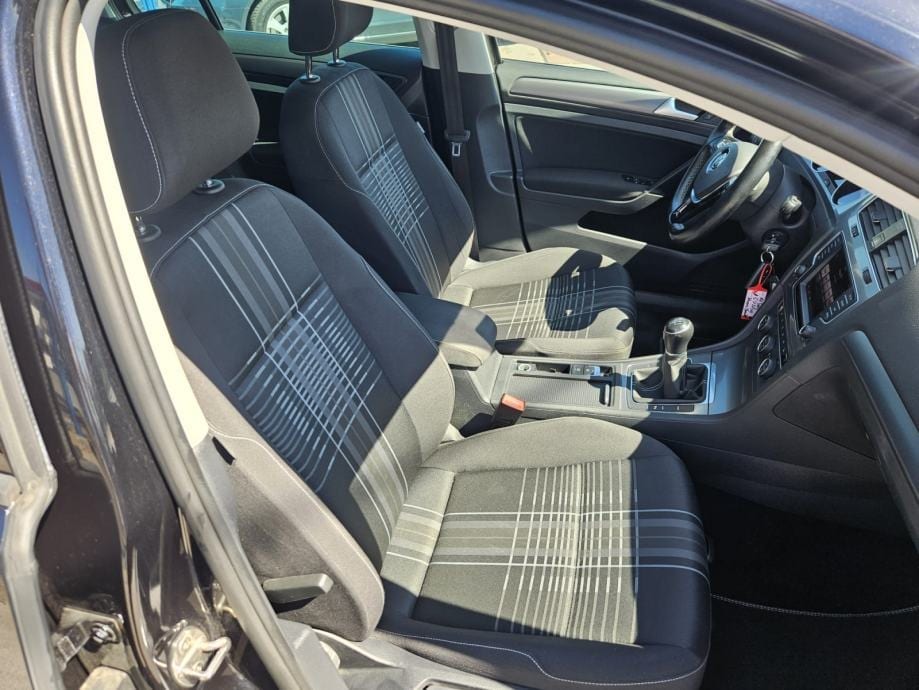 VW Golf 7 1,6 TDI LOUNGE,AUTOMATSKA KLIMA,PDC,GR.SJEDALA,MFV..., 2016 god. - 25