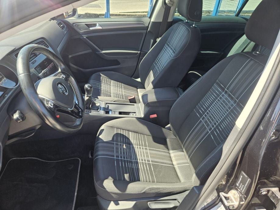 VW Golf 7 1,6 TDI LOUNGE,AUTOMATSKA KLIMA,PDC,GR.SJEDALA,MFV..., 2016 god. - 27