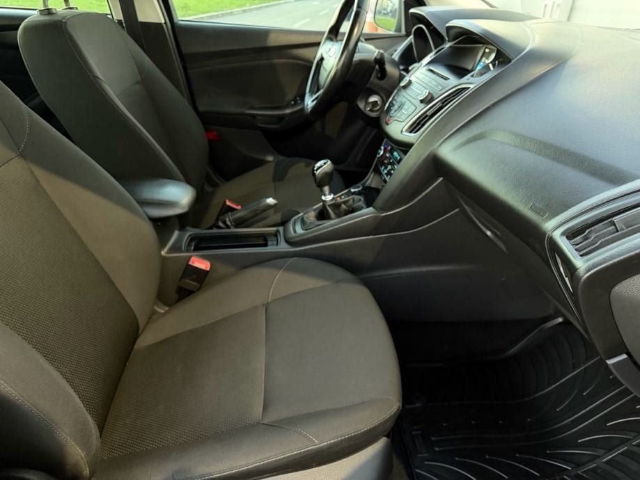 FORD FOCUS 1.0GTDI-HR.AUTO-1.VLASNIK-REGISTRIRAN-TEMPOMAT-KLIMA-, 2018 god. - 18