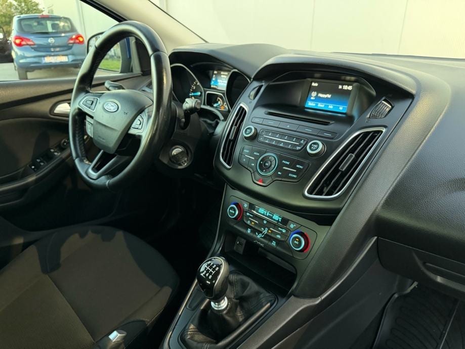 FORD FOCUS 1.0GTDI-HR.AUTO-1.VLASNIK-REGISTRIRAN-TEMPOMAT-KLIMA-, 2018 god. - 19