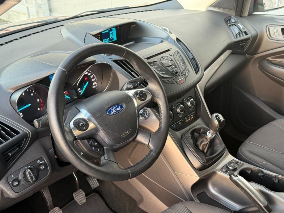 FORD KUGA 2.0 TDCi☆PDC☆GRIJANJE SJEDALA☆TEMPOMAT☆ALU 17☆132 000 KM☆, 2015 god. - 14