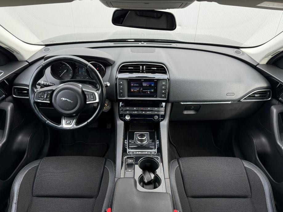 JAGUAR F-Pace 2.0 D☆R-SPORT☆AUTOMATIK☆4X4☆PDC☆XENON☆ALU☆ODLIČNO STANJE, 2016 god. - 9