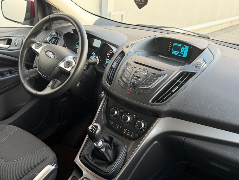 FORD KUGA 2.0 TDCi☆PDC☆GRIJANJE SJEDALA☆TEMPOMAT☆ALU 17☆132 000 KM☆, 2015 god. - 16