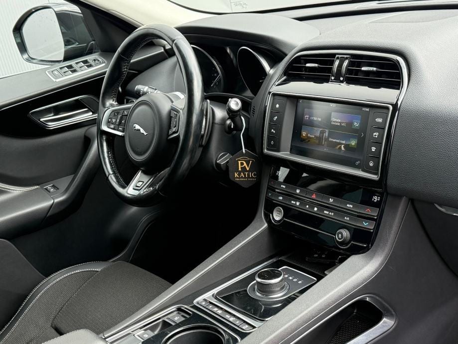 JAGUAR F-Pace 2.0 D☆R-SPORT☆AUTOMATIK☆4X4☆PDC☆XENON☆ALU☆ODLIČNO STANJE, 2016 god. - 13