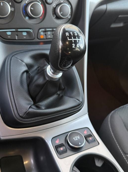 FORD KUGA 2.0 TDCi☆PDC☆GRIJANJE SJEDALA☆TEMPOMAT☆ALU 17☆132 000 KM☆, 2015 god. - 22