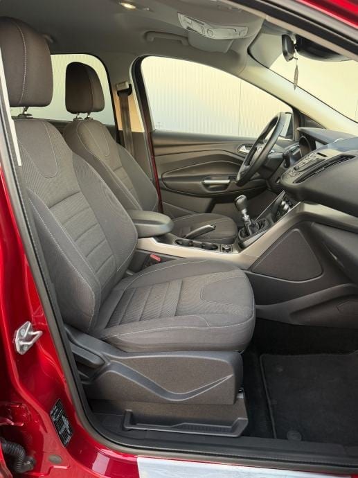 FORD KUGA 2.0 TDCi☆PDC☆GRIJANJE SJEDALA☆TEMPOMAT☆ALU 17☆132 000 KM☆, 2015 god. - 26
