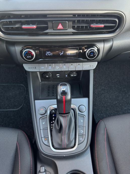 HYUNDA KONA 1,6 T-GDI☆N-LINE☆AUTOMATIK☆200 KS☆65 000KM☆1.VL.☆, 2022 god. - 24