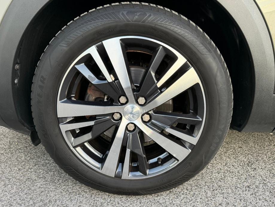 PEUGEOT 3008 1,5 HDI☆ALLURE☆PANORAMA☆VIRTUAL COCKPIT☆AMBIENT LIGHT☆, 2018 god. - 9