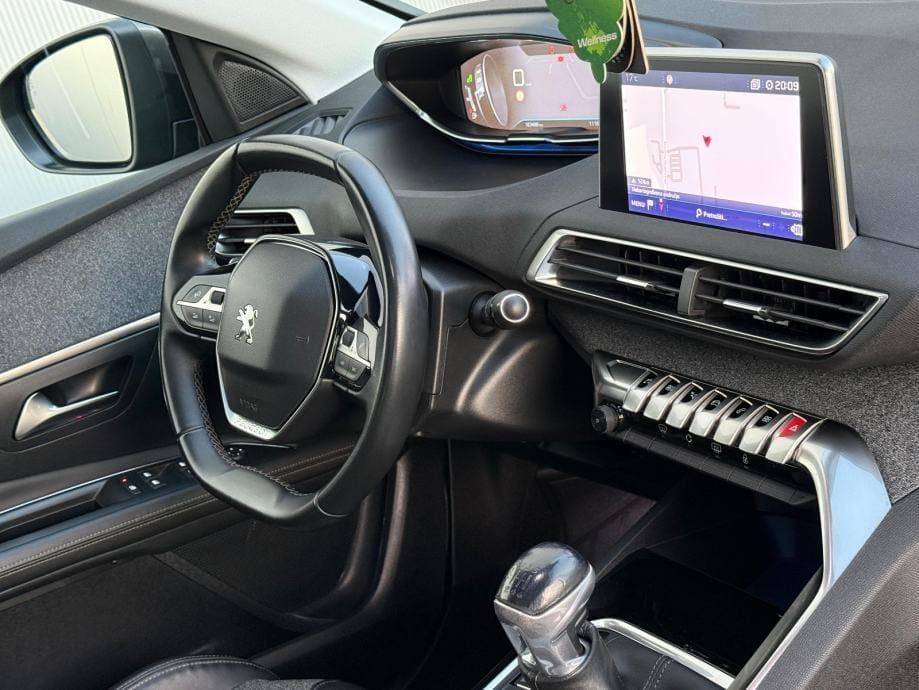 PEUGEOT 3008 1,5 HDI☆ALLURE☆PANORAMA☆VIRTUAL COCKPIT☆AMBIENT LIGHT☆, 2018 god. - 18