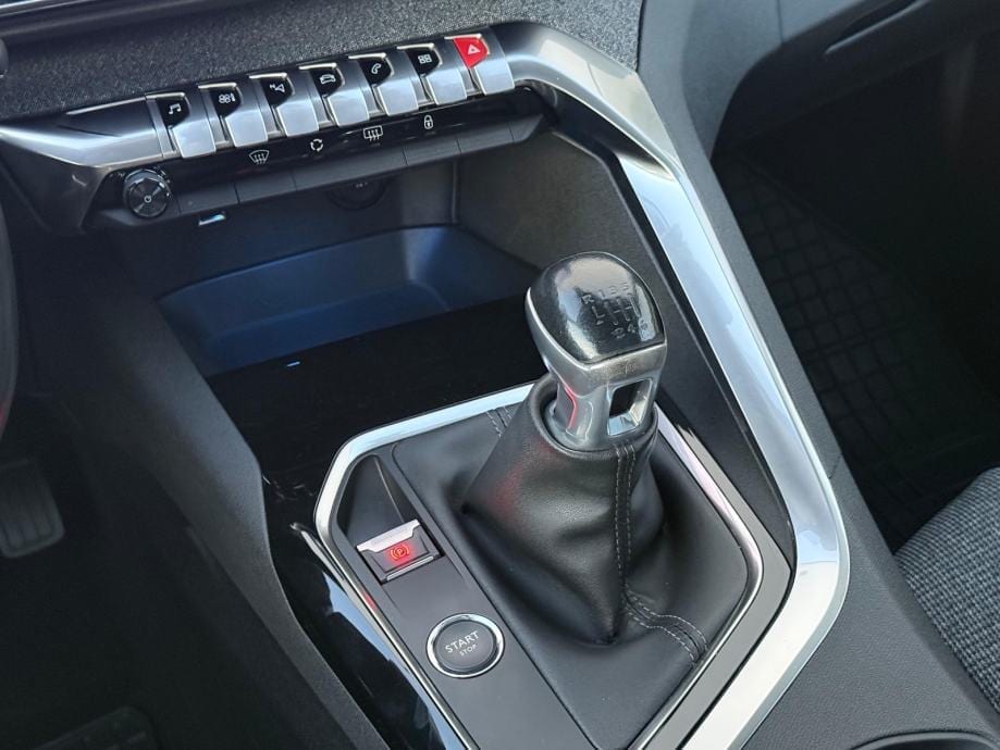 PEUGEOT 3008 1,5 HDI☆ALLURE☆PANORAMA☆VIRTUAL COCKPIT☆AMBIENT LIGHT☆, 2018 god. - 19
