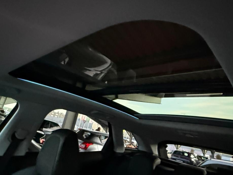 PEUGEOT 3008 1,5 HDI☆ALLURE☆PANORAMA☆VIRTUAL COCKPIT☆AMBIENT LIGHT☆, 2018 god. - 24