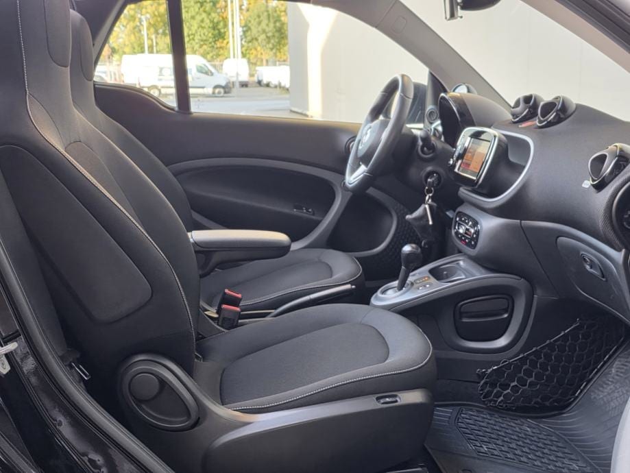 Smart fortwo cabrio TURBO 90KS automatik,LED,AUTOM.KLIMA,NAVIGACIJA, 2017 god. - 25
