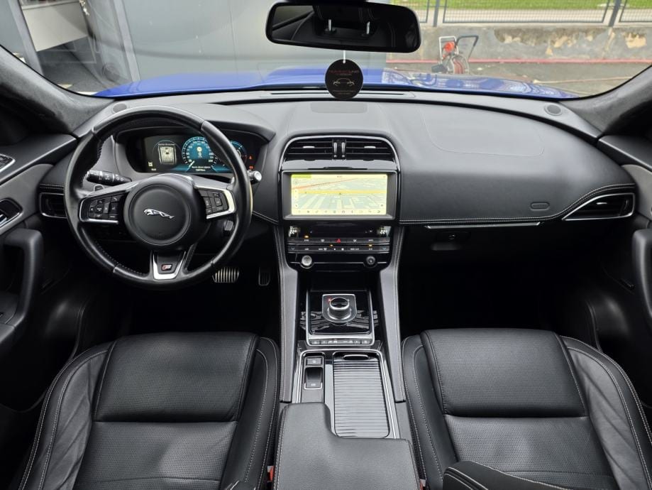 Jaguar F-Pace 3.0 D SPORT automatik,LED,NAVI,ALU 22,AMBIENT,VIRTUAL, 2018 god. - 28