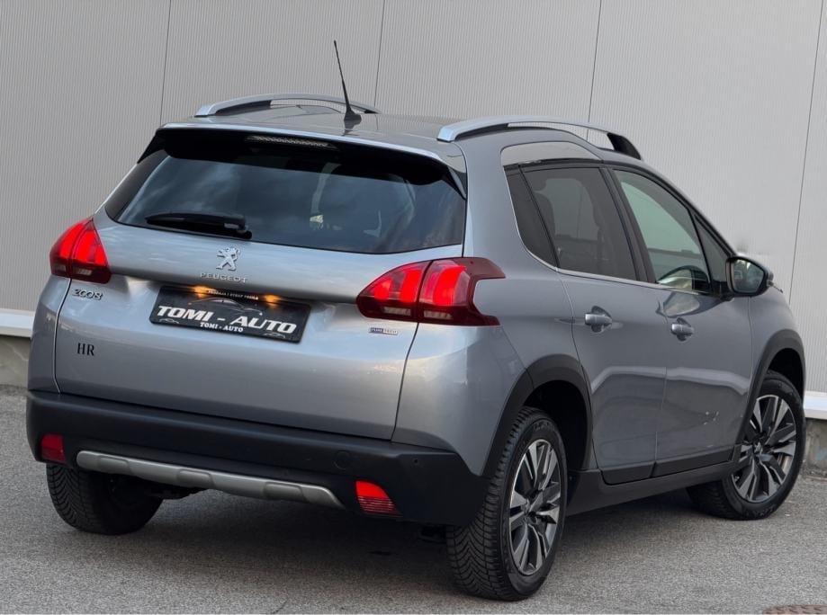 PEUGEOT 2008 1,2-REGISTRIRAN GODINU DANA-PANORAMA-VELIKI SERVIS-KLIMA-, 2017 god. - 5