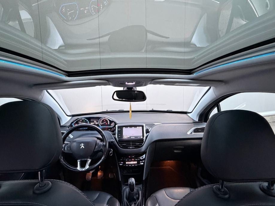 PEUGEOT 2008 1,2-REGISTRIRAN GODINU DANA-PANORAMA-VELIKI SERVIS-KLIMA-, 2017 god. - 8