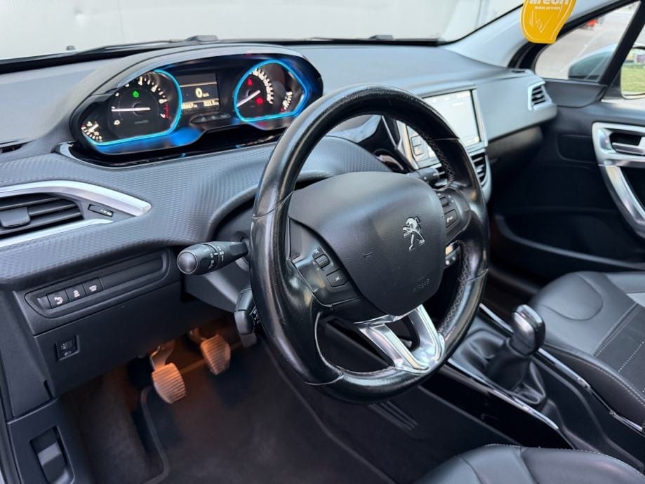 PEUGEOT 2008 1,2-REGISTRIRAN GODINU DANA-PANORAMA-VELIKI SERVIS-KLIMA-, 2017 god. - 10
