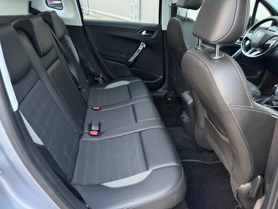 PEUGEOT 2008 1,2-REGISTRIRAN GODINU DANA-PANORAMA-VELIKI SERVIS-KLIMA-, 2017 god. - 14