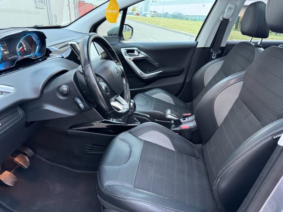 PEUGEOT 2008 1,2-REGISTRIRAN GODINU DANA-PANORAMA-VELIKI SERVIS-KLIMA-, 2017 god. - 17