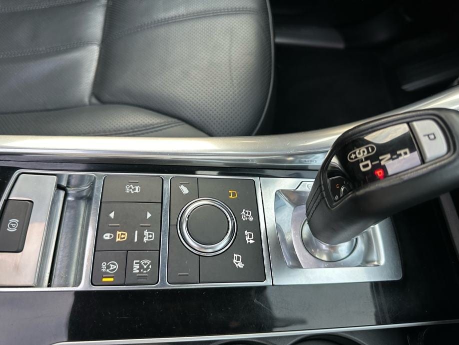 RANGE ROVER SPORT 3.0SD V6-FULL OPREMA-ZAMJENE SKUPLJE/JEFTINIJE-, 2018 god. - 17