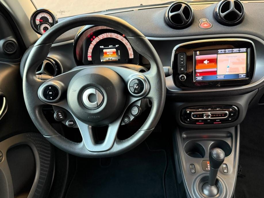 Smart fortwo cabrio TURBO 90KS,NAVI,AUTOMATSKA KLIMA,LED,KOŽA,PDC, 2016 god. - 15