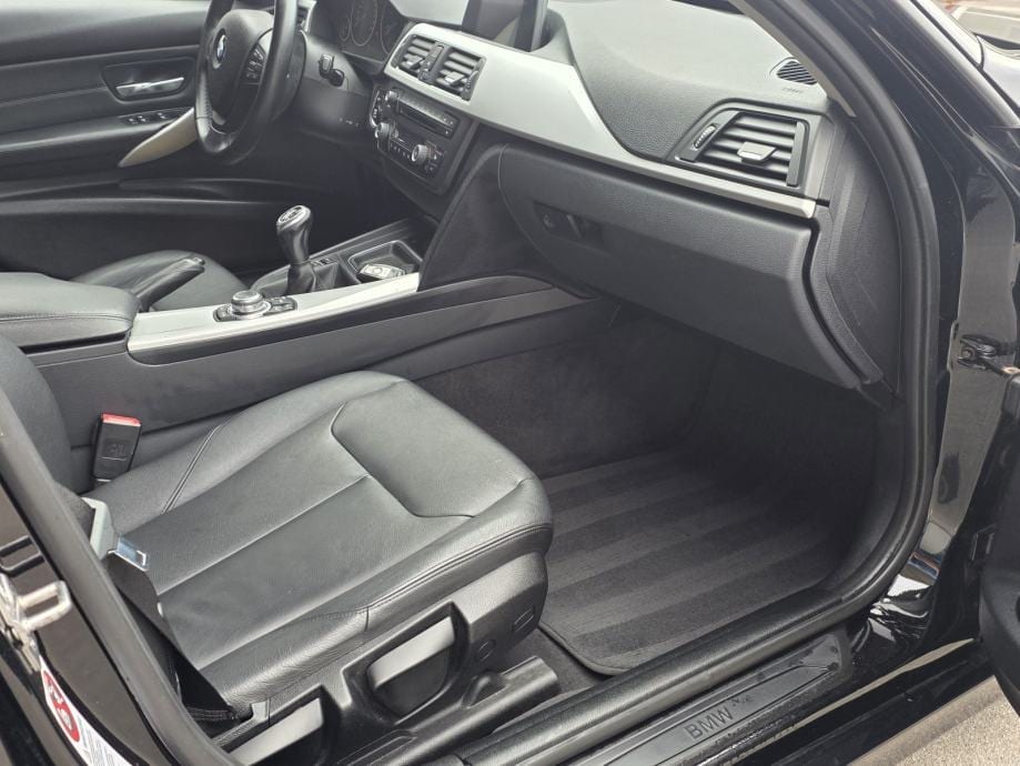 BMW serija 3 Touring 318D,NAVI,PDC,LED,NOVI LANAC I KVAČILO, 2013 god. - 24