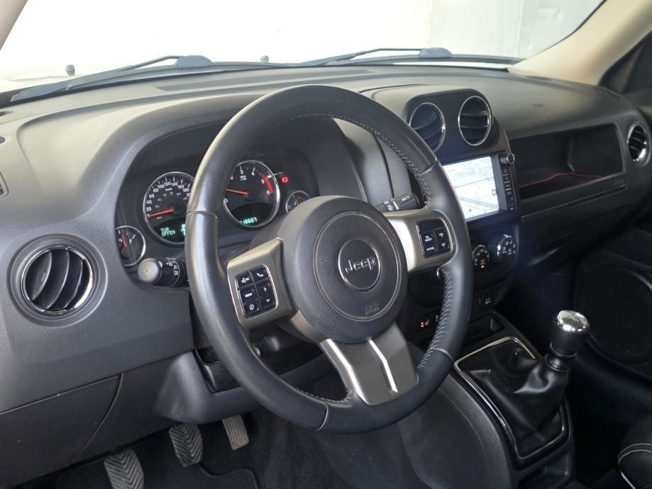 Jeep Patriot 2,2 CRD,NAVI,KOŽA,PDC,KUKA,RHINO-RACK, 2011 god. - 19