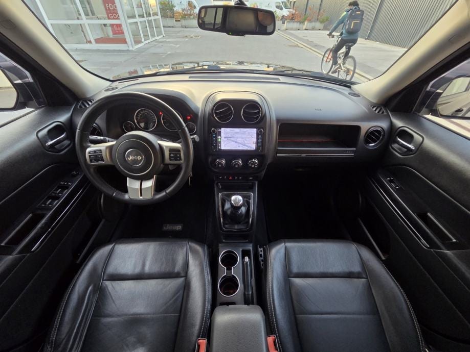 Jeep Patriot 2,2 CRD,NAVI,KOŽA,PDC,KUKA,RHINO-RACK, 2011 god. - 20