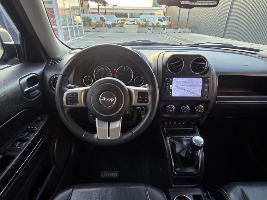 Jeep Patriot 2,2 CRD,NAVI,KOŽA,PDC,KUKA,RHINO-RACK, 2011 god. - 21