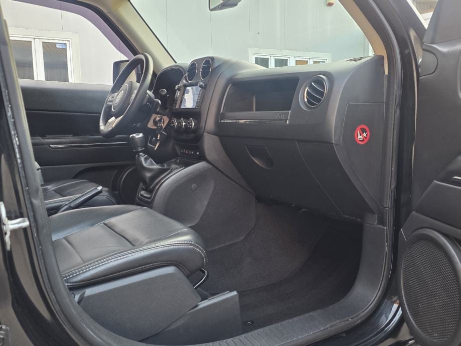 Jeep Patriot 2,2 CRD,NAVI,KOŽA,PDC,KUKA,RHINO-RACK, 2011 god. - 24