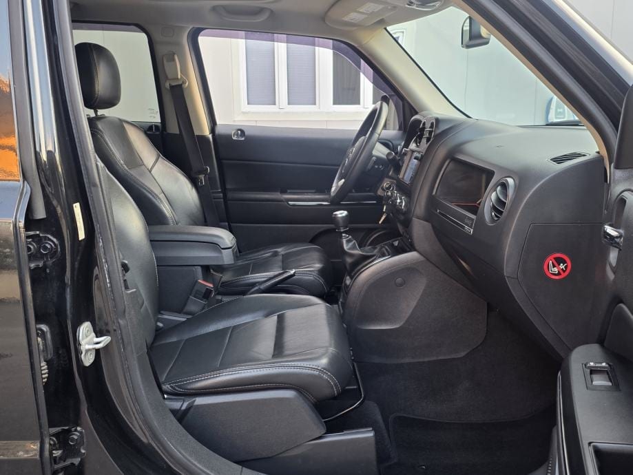 Jeep Patriot 2,2 CRD,NAVI,KOŽA,PDC,KUKA,RHINO-RACK, 2011 god. - 25