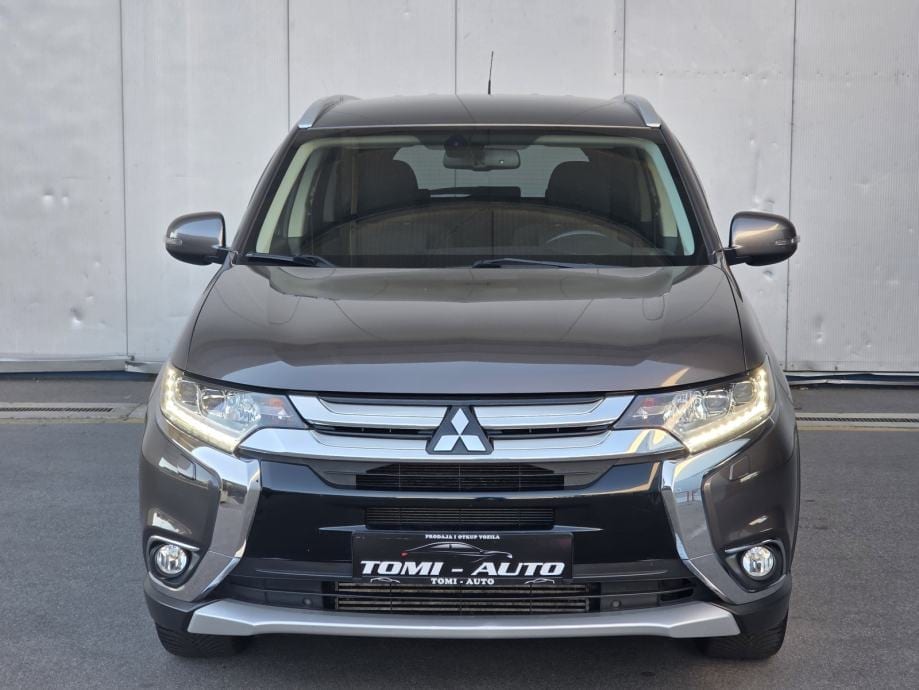 Mitsubishi Outlander 2,2 DI-D 4WD automatik,LED,KAMERA,AUT.KLIMA,NAVI, 2016 god. - 3