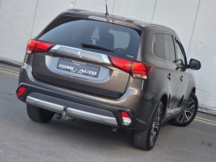 Mitsubishi Outlander 2,2 DI-D 4WD automatik,LED,KAMERA,AUT.KLIMA,NAVI, 2016 god. - 5