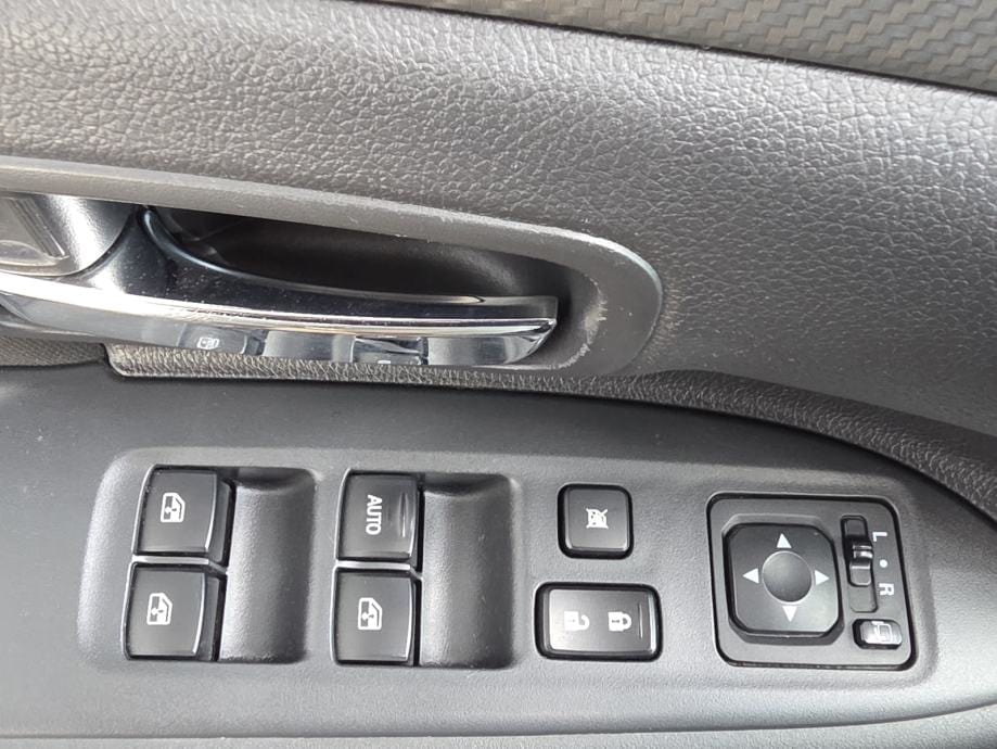 Mitsubishi Outlander 2,2 DI-D 4WD automatik,LED,KAMERA,AUT.KLIMA,NAVI, 2016 god. - 20