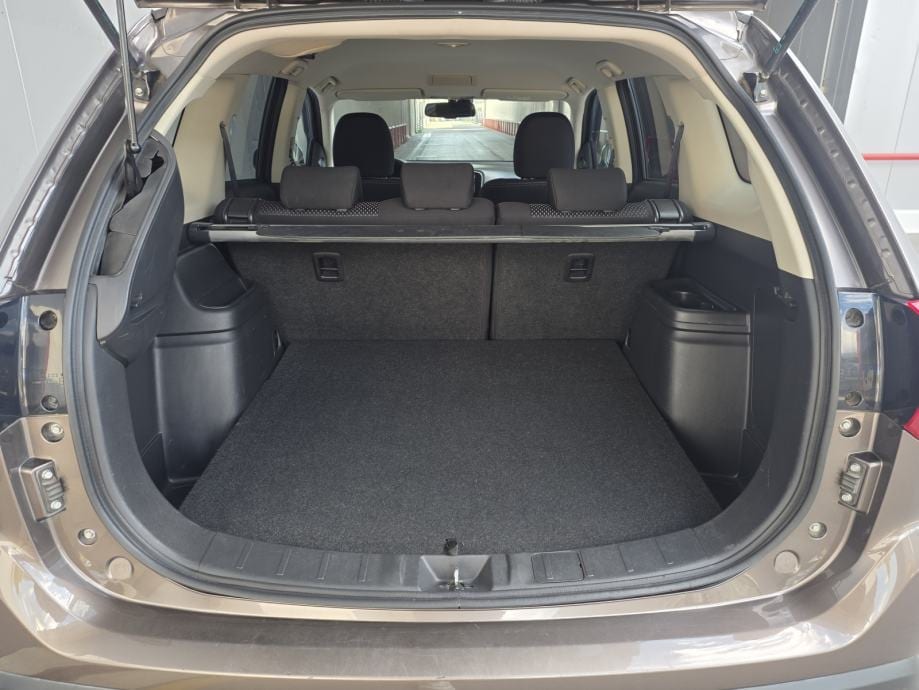 Mitsubishi Outlander 2,2 DI-D 4WD automatik,LED,KAMERA,AUT.KLIMA,NAVI, 2016 god. - 29