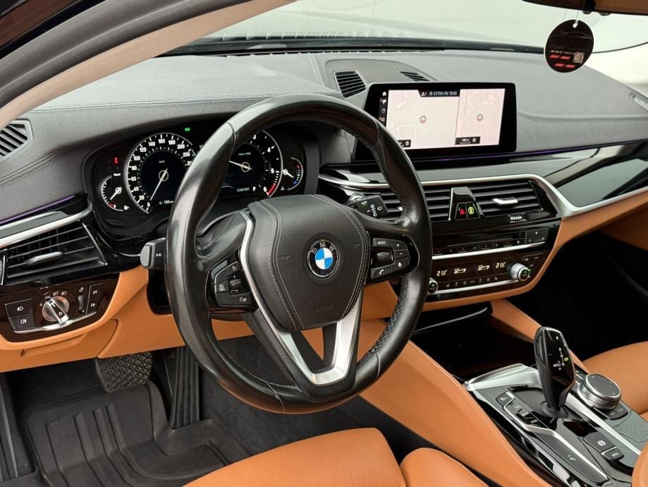 BMW 520 D xDRIVE☆AUTOMATIK☆LUXURY☆AMBIENT LIGHT☆H/K OZVUČENJE☆KAMERA☆, 2019 god. - 13