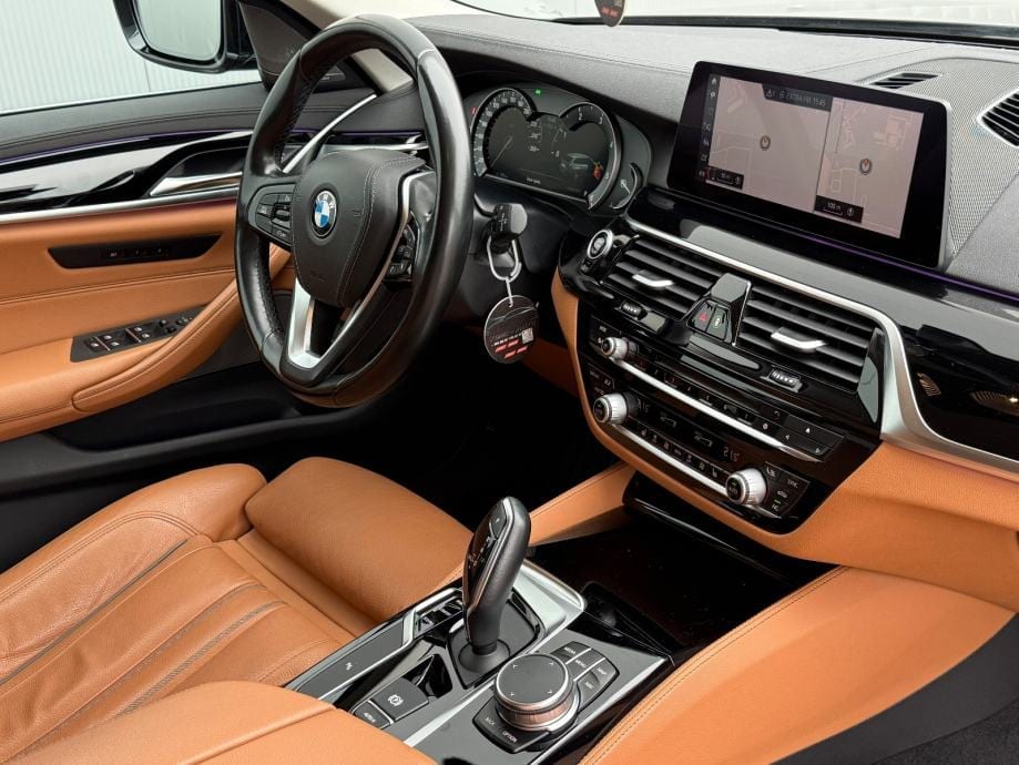 BMW 520 D xDRIVE☆AUTOMATIK☆LUXURY☆AMBIENT LIGHT☆H/K OZVUČENJE☆KAMERA☆, 2019 god. - 14