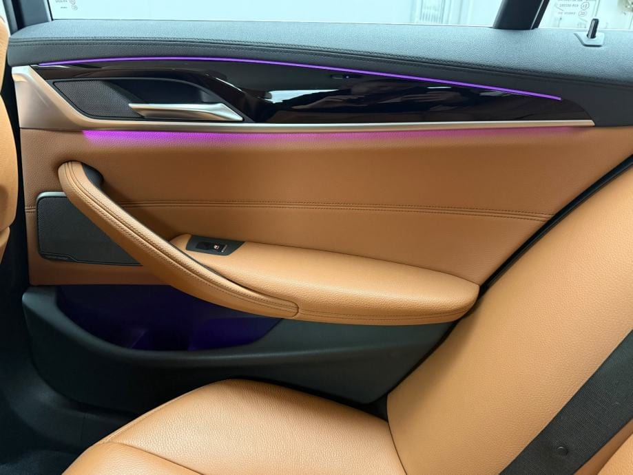 BMW 520 D xDRIVE☆AUTOMATIK☆LUXURY☆AMBIENT LIGHT☆H/K OZVUČENJE☆KAMERA☆, 2019 god. - 25