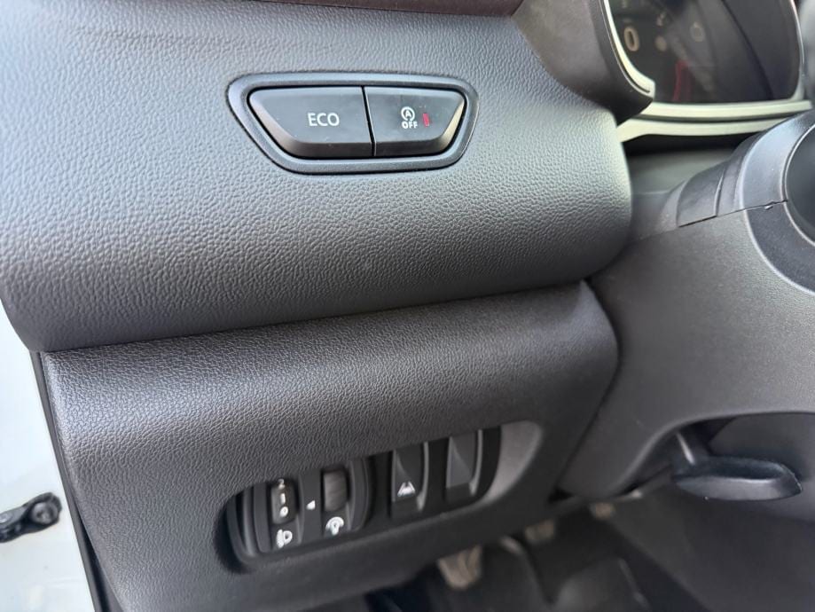 RENAULT KADJAR dCi130-PERLA BIJELA-REGISTRIRAN-PUNO OPREME-TOP STANJE-, 2015 god. - 14
