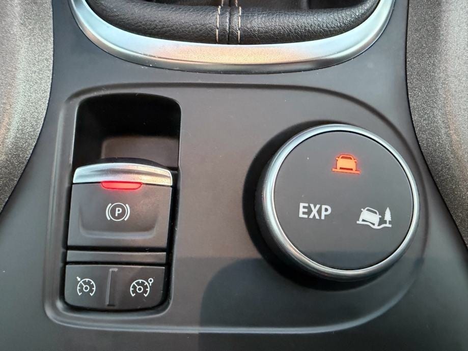 RENAULT KADJAR dCi130-PERLA BIJELA-REGISTRIRAN-PUNO OPREME-TOP STANJE-, 2015 god. - 18