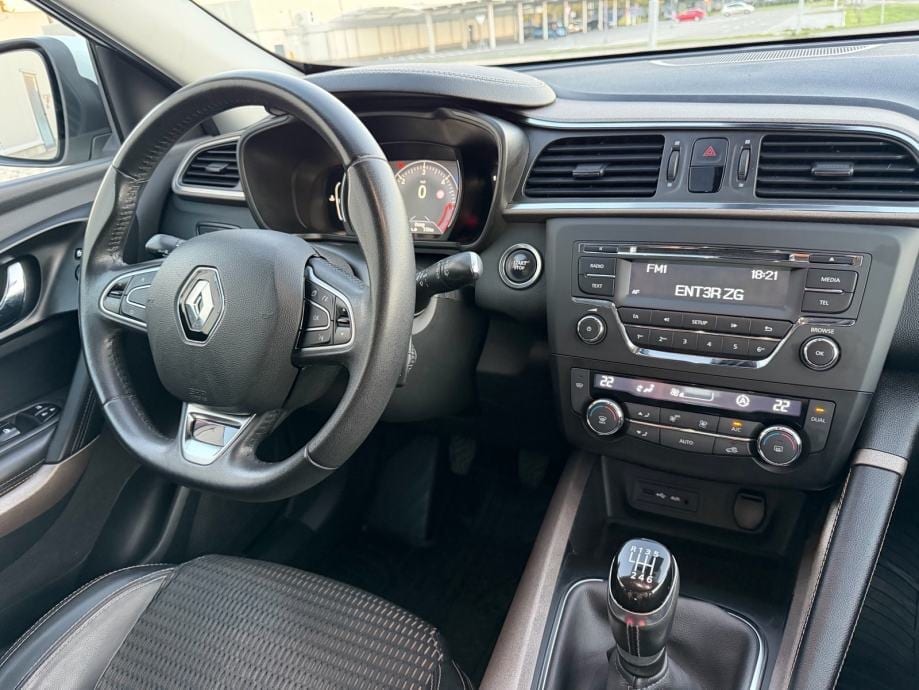 RENAULT KADJAR dCi130-PERLA BIJELA-REGISTRIRAN-PUNO OPREME-TOP STANJE-, 2015 god. - 20