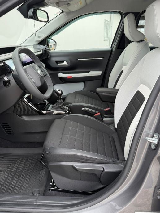 CITROEN C3 MAX TURBO☆NOVI MODEL☆KAMERA☆ALU 17☆TEMPOMAT☆PDC☆HR.AUTO☆, 2025 god. - 23