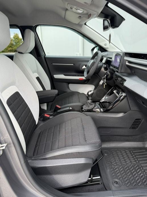CITROEN C3 MAX TURBO☆NOVI MODEL☆KAMERA☆ALU 17☆TEMPOMAT☆PDC☆HR.AUTO☆, 2025 god. - 24